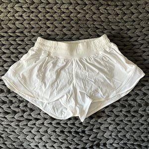 Lululemon Hotty Hot Low-Rise Lined Short 2.5”